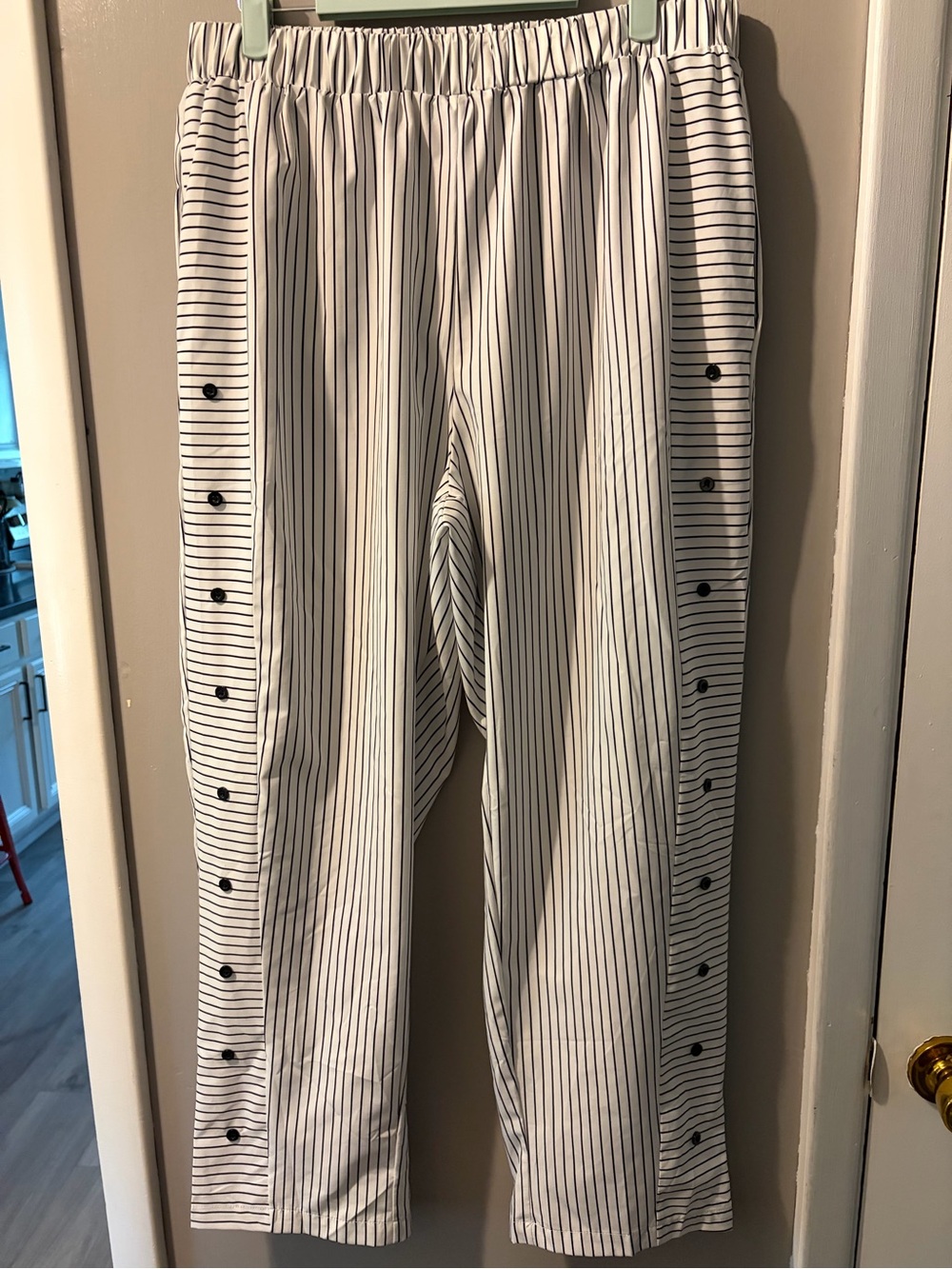 Striped Snap-Button detail Pants in White and Black
